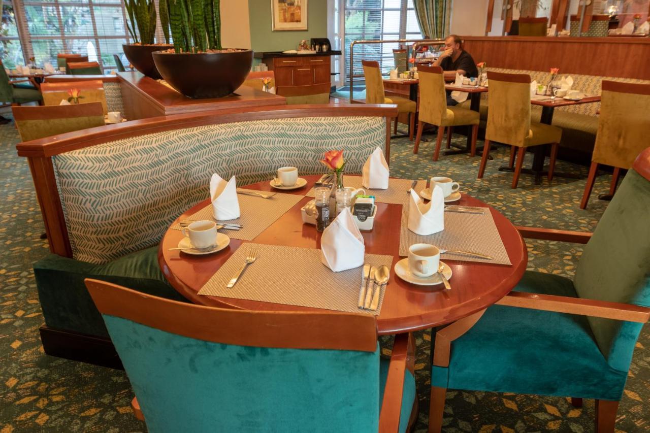 City Lodge Hotel Дурбан Экстерьер фото